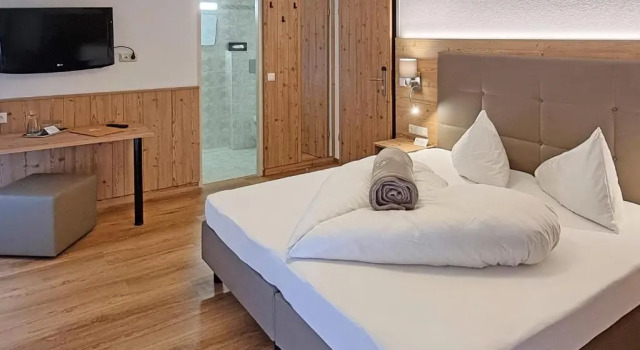Трёхместный номер Standard с балконом Hotel Gasthof Edelweiß