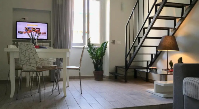 Apartment Welcome Home 2, Забронировать Апартаменты/квартира Неаполь Кампания, рядом с Церковь Пио Монте делла Мизерикордия