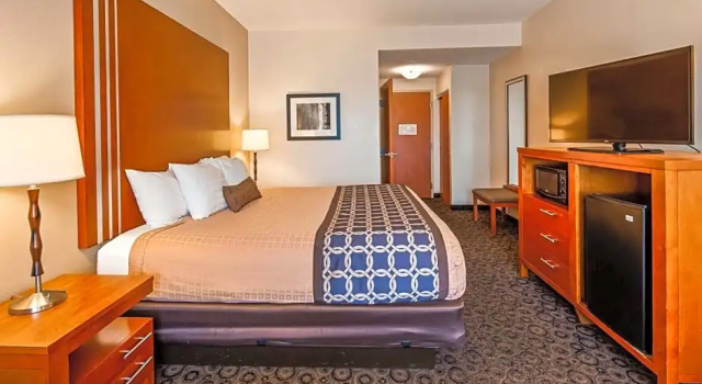 Двухместный люкс c 1 комнатой Best Western Plus Rose City Conference Center Inn