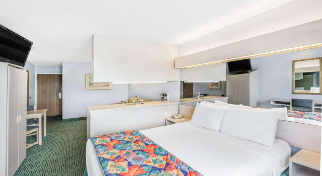 The Windstar Hotel - Carolina Beach, Забронировать Отель Каролина-бич Уилмингтон