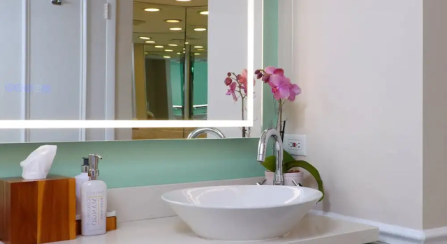 Двухместный номер Standard с балконом и с частичным видом на океан Ocean Key Resort & Spa, a Noble House Resort