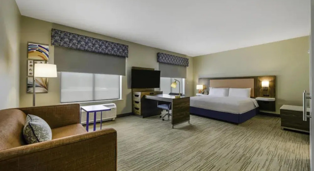 Doppel Studio Hampton Inn & Suites By Hilton Decatur