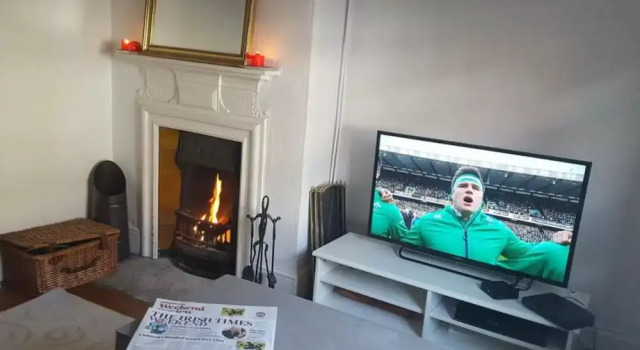 Two Bedroom Terrace House in Dublin, Забронировать Дом для отпуска Виллы Дублина, рядом с Irish Houses of Parliament, Вилла