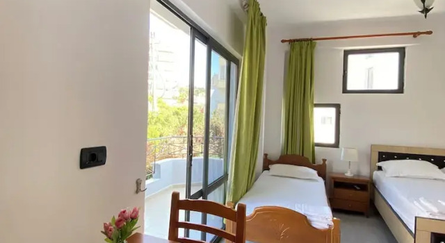 Standard Vierer Zimmer mit Balkon Blue Waves