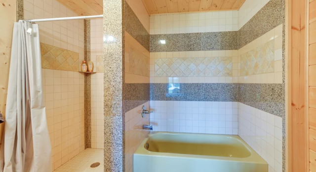 Коттедж Spacious Soldotna Home w/ Mackey Lake Views