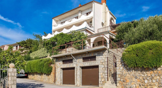 Awesome Home in Sveti Juraj With Wifi and 4 Bedrooms