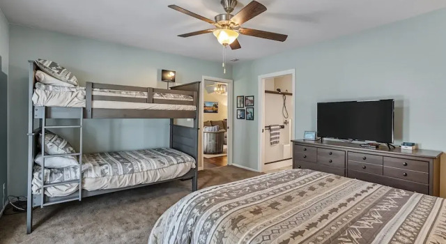The Nut House - Lovely Home with Hot Tub by Yosemite Region Resorts, Book Feriehus Pine Mountain Lake USA