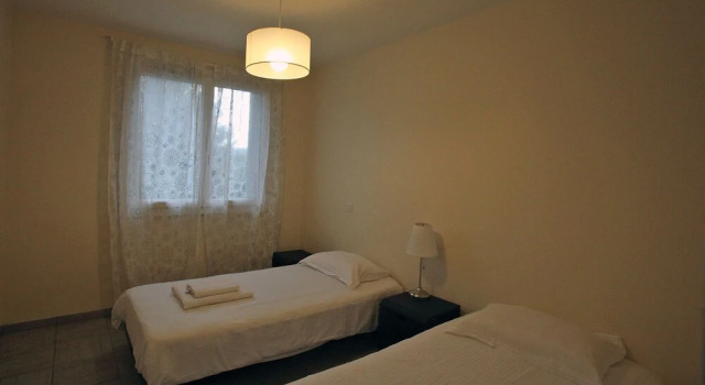 2 bright bedroom with balcony close to the lake, Забронировать Отель Отели Озера Анси с парковкой, Парковка