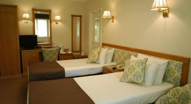 The Lodge Duxford, Varaa Hotelli Hotellit Merseyside aamiaisella, Aamiainen