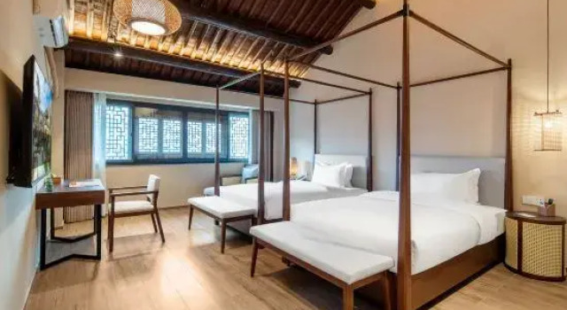 Puyuan Fashion Ancient Town Dayuqiao Inn, Rezerwuj Hotel Hotele w Puyuan z basenem, Basen