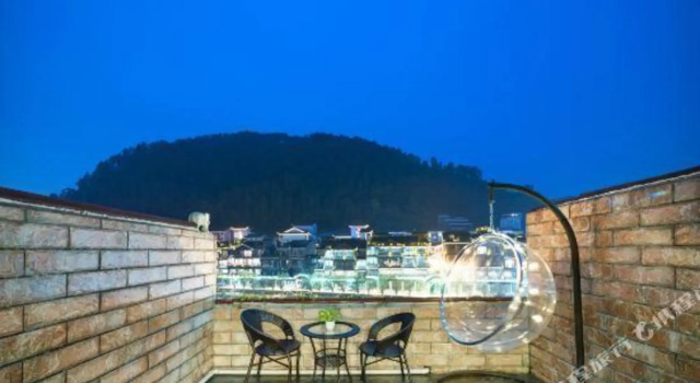 Come Back Tomorrow River View Hostel, Rezerwuj Hostel Xiangxi Hunan