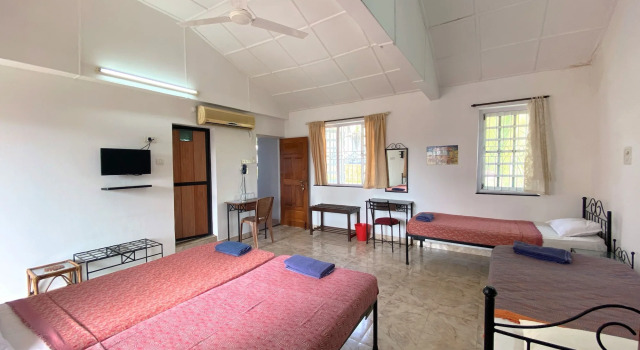 Peravel Beach Holiday Home