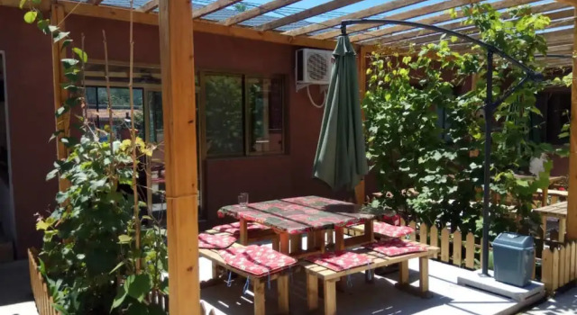 R&R Lodge - GreatWall Outback Hideaway, Забронировать Отель Пекин район Пекина, рядом с Meridian Gate