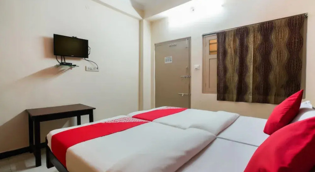 Oyo 44275 Three Castles Executive, Rezerwuj Hotel Abids 