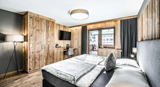 Двухместный номер Executive с балконом ALMMONTE SENSUM SUITES - Funky Living Hotel