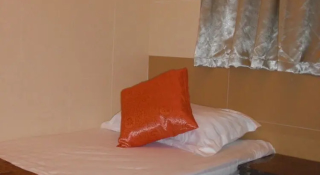 Номер Standard Dynasty Commercial Hotel
