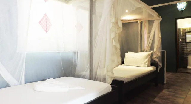 Семейное бунгало Paje By Night Bungalows