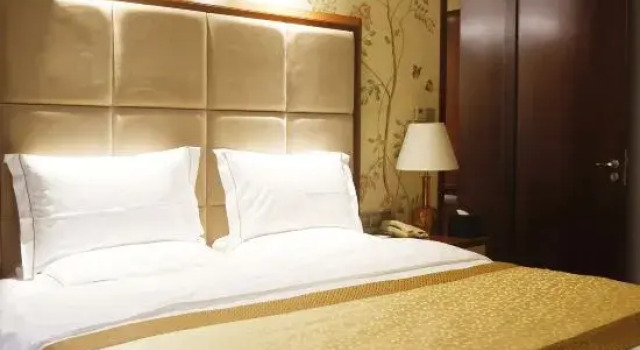 Люкс Hentique Huijin Resort Hotel