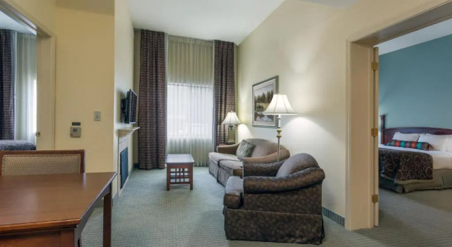 Люкс с 2 комнатами Staybridge Suites Tallahassee by IHG