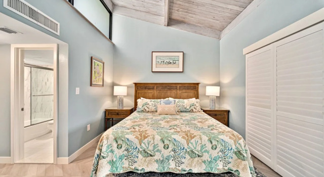 Loggerhead Cay 443 Pet Friendly on the Beach