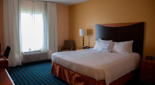 Номер Standard Fairfield Inn & Suites Bedford