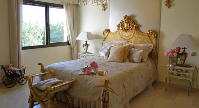 19567 - Unique Luxurious And Palacial Villa, Забронировать Вилла Отели Марбелья с бассейном, рядом с Поле для гольфа Los Naranjos, Бассейн