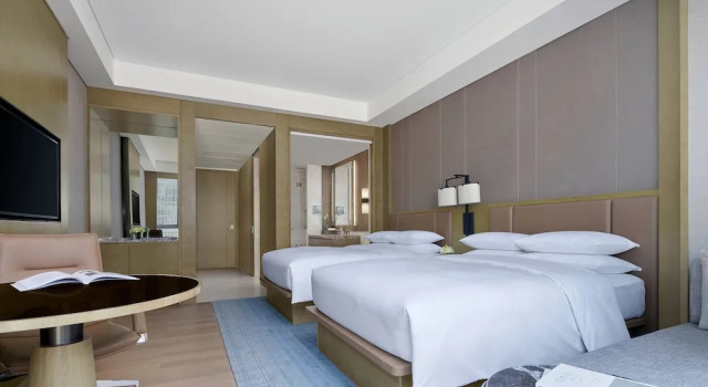 Четырёхместный номер Standard с видом на город Baotou Marriott Hotel