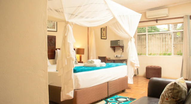 Двухместный номер Deluxe Inkindaba Guest Lodge