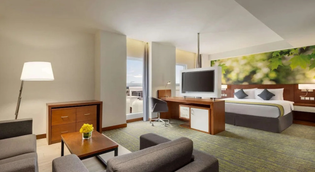 Двухместный люкс Executive Отель Wyndham Garden Muscat Al Khuwair