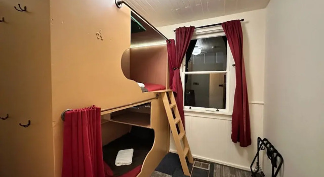 Номер Standard West River House