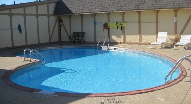 Kensington Inn - Howell, Prenota Hotel Howell Michigan