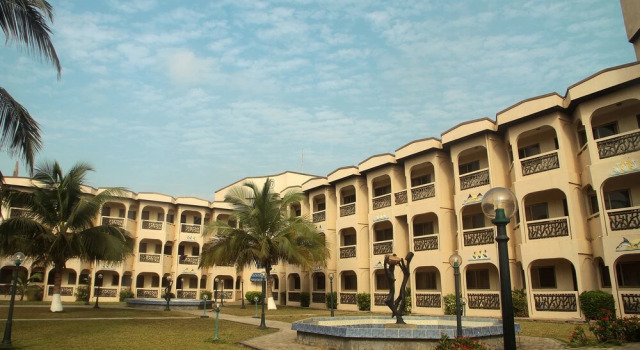 Ramada Resort, Accra Coco Beach, Забронировать Отель Отели Нунгуа с парковкой, Парковка