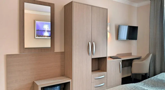 Двухместный номер над дискотекой Superior St.Joseph Hotel Hamburg - Reeperbahn St.Pauli Kiez