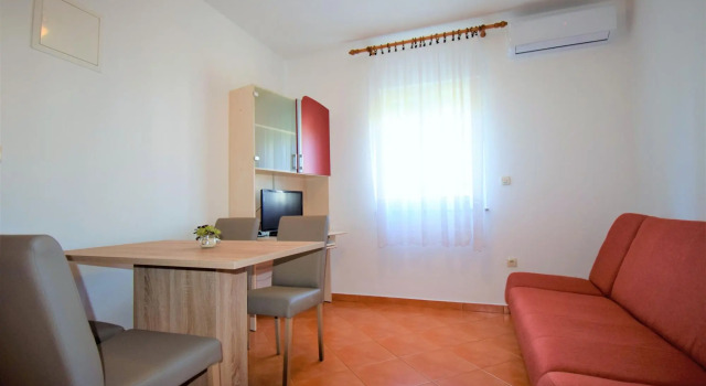 Frane & Ivanka Gabrić, Prenota Appartamento Hotel a Isole Quarnerine con parcheggio, Parcheggio