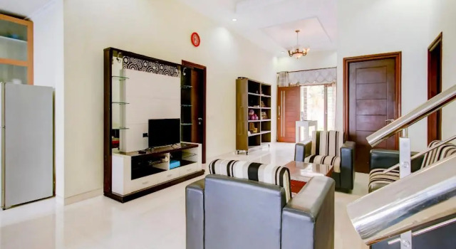 OYO 90006 Dieng Ellen s House Syariah, Rezervovat Hotel Hotely v Malang s parkováním, poblíž Museum Zoologi Frater Vianney, Parkování