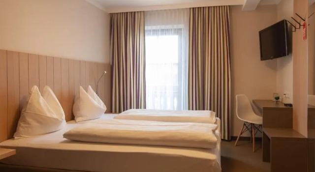 Двухместный номер Economy с балконом NEUWIRT – Hotel & Wirtshaus