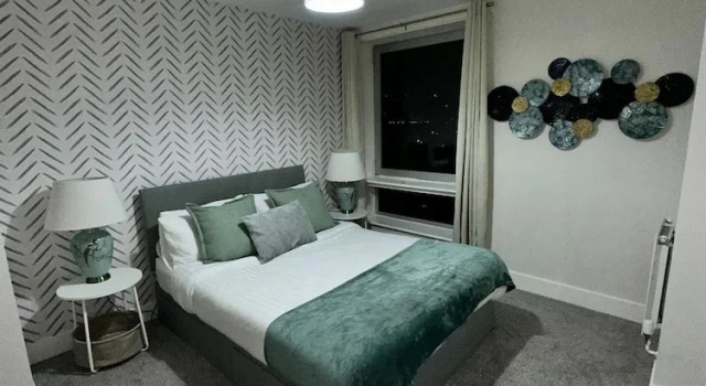Cosy, Comfy 2 Bed Apartment Canary Wharf, Varaa Huoneisto Asunnot kohteessa Merseyside, Huoneisto