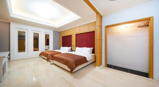 Номер Royal Hotel Core
