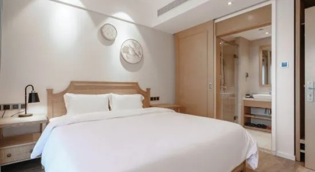 Люкс с 3 комнатами с балконом и с видом на море Tomorrow’s Stars Surfing Seaview Apartment (Wanning Riyue Bay Store)