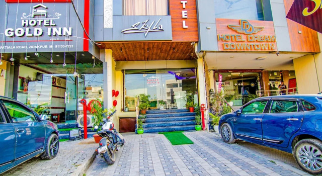 Fabhotel Skyla, Varaa Hotelli Zirakpur Haryana