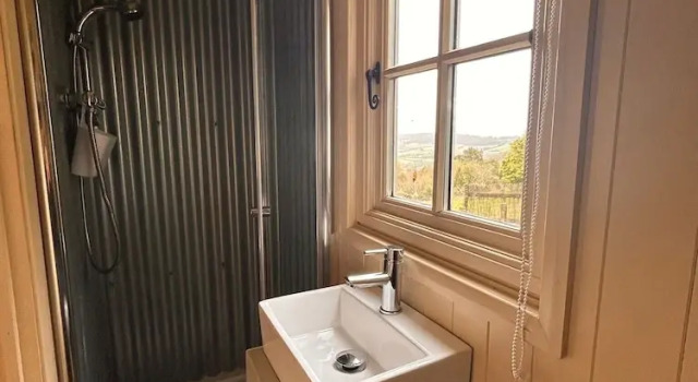 Cozy Cabin Retreat Near Chepstow, Забронировать Дом для отпуска Виллы Чепстоу, Вилла