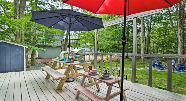 Коттедж с 3 комнатами Lake & Pool Access: Home Near Tobyhanna State Park