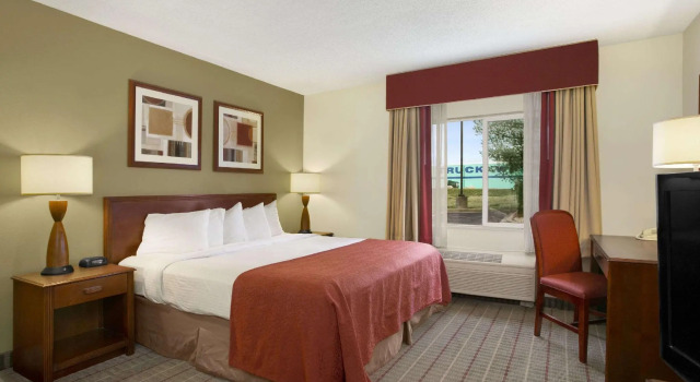 Двухместный люкс Baymont by Wyndham Evansville North/Haubstadt
