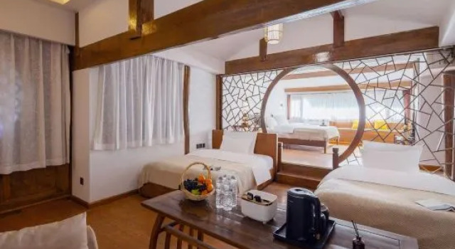 Люкс Wuji Parkjing Inn (Lijiang Ancient City Shop)