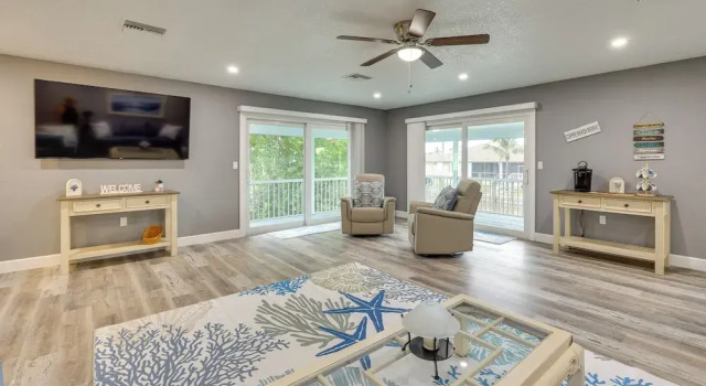 Dock + Canal View: Tranquil Escape in Punta Gorda, Забронировать Дом для отпуска Виллы Пунта Горда, Вилла