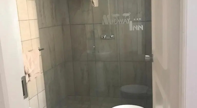 Номер Standard Midway Inn