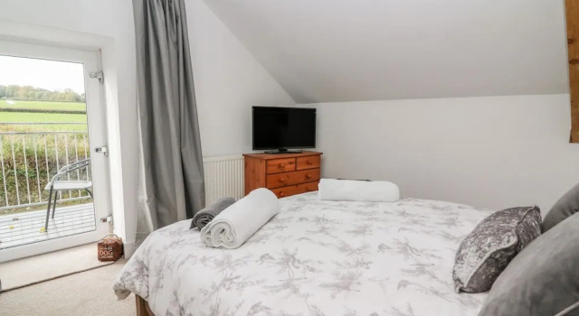 Field View, Book Hotel Llanybydder Glamorgan