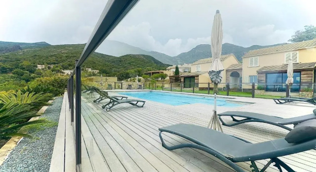 Вилла с видом на море Hôtel U San Daniellu villas et chambres