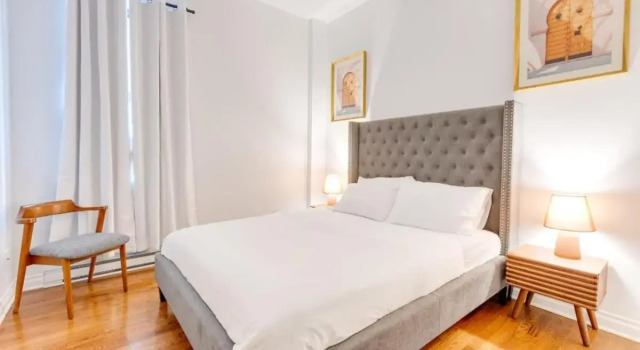 M11 Stylish Modern 3BR in Prime Location, Rezervasyon Otel Plateau Mont Royal Montreal, Complexe Desjardins yakınında