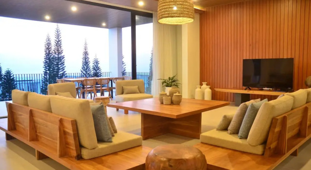 Sunrise City View Villa 9 Bedrooms With a Private Swimming Pool and a Billiard Table, Book Villa Villaer i Cimenyan, Villa